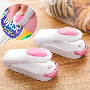 Mini Heat Sealing Portable Bag Clips Handheld Mini Electric Heat Sealing Machine Impulse Sealer Seal Packing Plastic Bag Clips DH0701