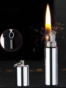 Mini porte-clés meule briquet à kérosène étanche pendentif flamme multi-fonction allumeur pratique 39PX