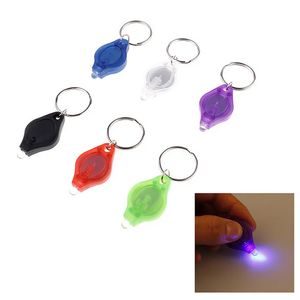 Mini lampe de poche LED, porte-clés Portable d'extérieur, torche lumineuse d'urgence, lampe de Camping, articles ménagers divers, vente en gros