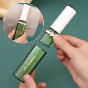 Mini Lint Roller Travel Portable Sticky Roller Creative Lipstick Styling Tearable Dust Wiper kleding Tapijtreinigingsaccessoires