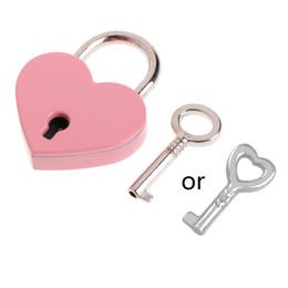 Mini Love Cadeau Vintage Heart Shape Lock avec pour Key Metal Sac Varigne Boîte de bijoux Boîte de bijoux P15F 240429