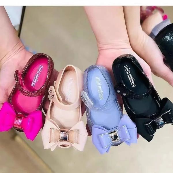 Mini Melissa Retro Diseño Sandalias de verano Chica Moda PVC Bowknot Jelly Shoes Niños Princesa clásica Zapatos de vestir de primavera HMI105 240312