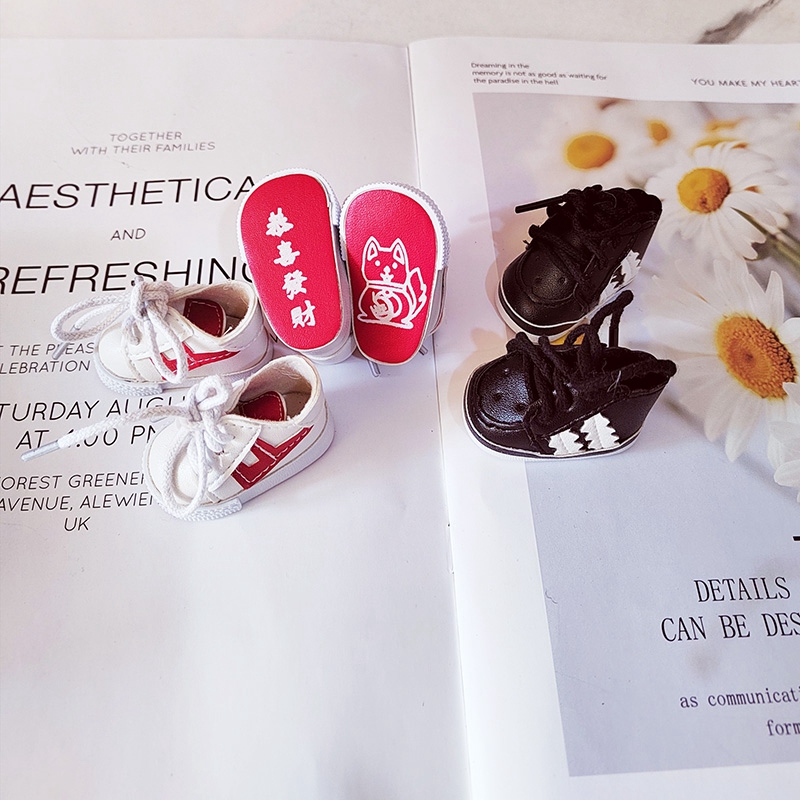 Mini Plüschpuppenzubehör für 20 cm Korea Kpop Exo Idol Puppen Leinwand Schuhe Leder Schuhe Brillen Kamera Spielzeug Fans Geschenkkollektion