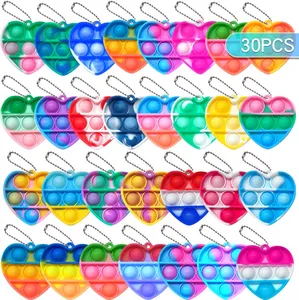 Mini Pop-sleutelhanger Pop Fidget-speeltje Verjaardagsfeestartikelen voor kinderen Bulkspeelgoed Klasprijzen Hart Fidgets It Bubbles Poppers Studenten Goodie Bag Stuffers Peuterspeelgoed