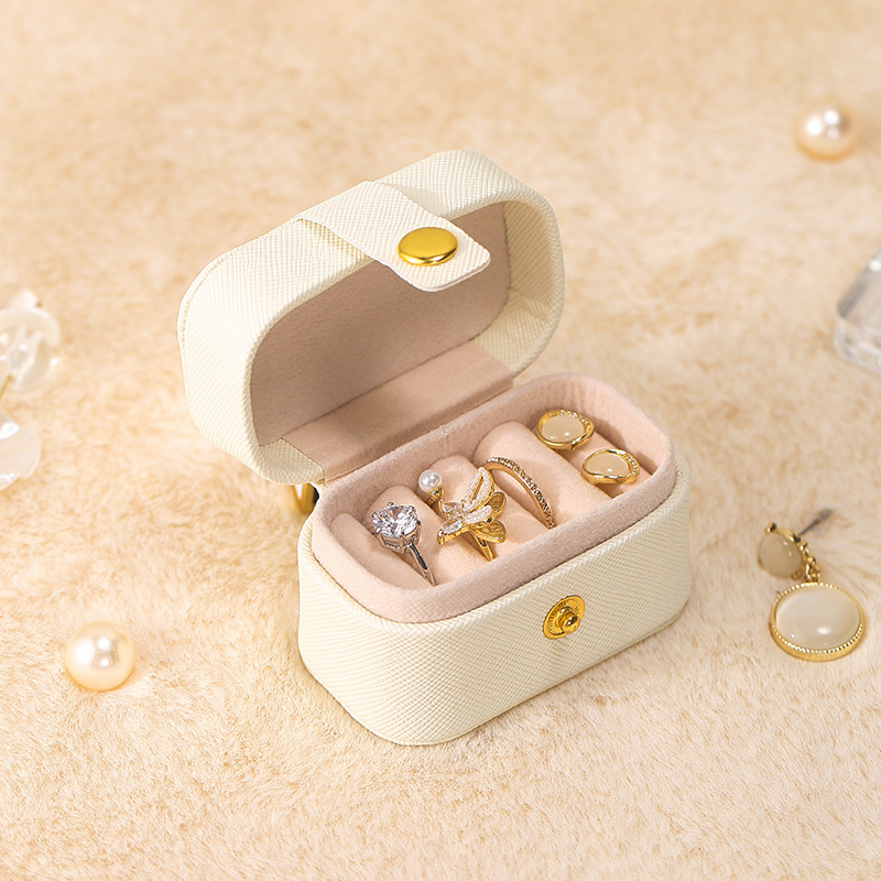 Mini Portable Jewelry Box Jewelry Organizer Display Rings Holder Boxes PU LÄDER ÖVNING LAGRINGSFALL VÄGGREKTION