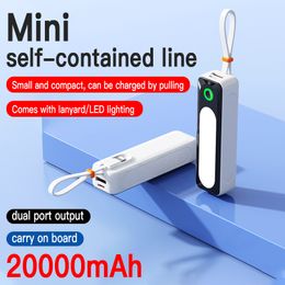 Mini Portable Power Bank 5000mAh Charger Snel oplaad Slim Battery Battery Interne kabel voor iPhone Xiaomi Huawei QC3.0