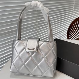 Mini sac à bandoulière portable pour femmes en cuir argent matériel sac de créateur diamant treillis matelassé sac à main de luxe Vintage aisselle Hobo Shopping en plein air Pochette 21CM