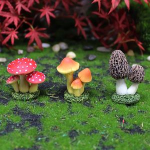 Mini-résine Figurine Figue Miniatures de champignons DIY Micro paysage Fairy Garden Terrarium Decorations Ornement de bureau 240424