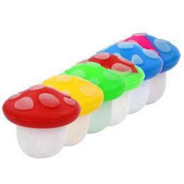 Mini Fumer Coloré Silicone Glow In Dark 5ML Cire Huile Rigs Boîte De Rangement Cachette Cas Joint Réservoir Portable Champignon Forme Paille Dabber Bong Pipes À Eau Titulaire