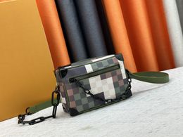 Mini Soft Trunk 24 S / S Diseñador Hombres Bolso cruzado Alta calidad Damoflage Lienzo Cuero Patrón de píxeles Bolso de un solo hombro Decoración de cadena Bolso M24581 M44480