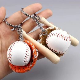 Mini gant de Baseball trois pièces, chauve-souris en bois, porte-clés de voiture de sport, cadeau pour hommes et femmes