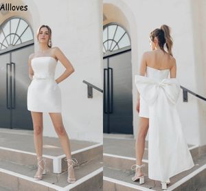 Mini witte mode eenvoudige schede trouwjurken met grote strik trein sexy strapless elegante satijnen korte boho tuin strand bruidsjurken dansreceptie jurk