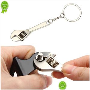 Mini Moersleutel Sleutelhanger Draagbare Auto Metaal Verstelbare Universele Spanner Voor Fiets Motor Auto Repareren Gereedschap Mannen Speciaal Cadeau Drop Dhnwu