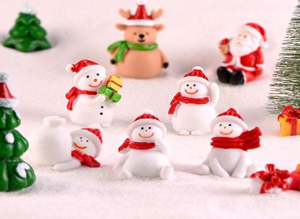 Miniature Christmas Tree Santa Claus Snowmen Pays Terrarium Boîte-cadeau Fairy Garden Figurines Doll House Decor2515171