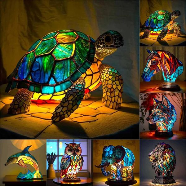 Miniaturas 2024 Nueva serie de lámparas de mesa de animales, vidrieras de gato, dragón, lobo, caballo, búho, delfín, tortuga, elefante, lámpara de mesa de sirena, luz nocturna