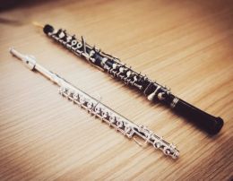 Miniaturas Liz y el pájaro azul Flauta en miniatura Modelo Mini Oboe Instrumento musical Adornos Regalo y decoración