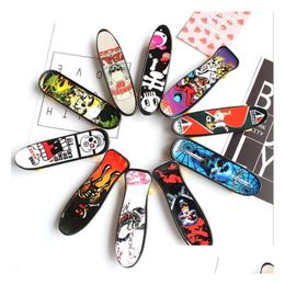 Miniatures Jouets Mini Finger Boards Skate Truck Imprimer Support En Plastique Professionnel Touche Skateboard Pour Enfant Jouet Enfants Cadeau Dro Dhzai