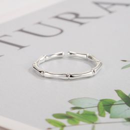 Minimalistische Bamboe Ring voor Vrouwelijke Minderheid Ontwerp Gevoel 2023 Nieuwe Mode Persoonlijkheid Effen Ring Wijsvinger Opening Licht Luxe Ring