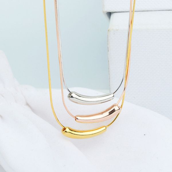 Diseño minimalista, collar de gotas de acero de titanio, cadena de clavícula de berenjena, curva de chile pequeña, sonrisa, collar de accesorios ligeros