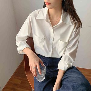 Minimalistische losse witte shirts Dames Turn-Down Kraag Effen Vrouwelijke Tops Lente Zomerzakken Blouses 611e 210420