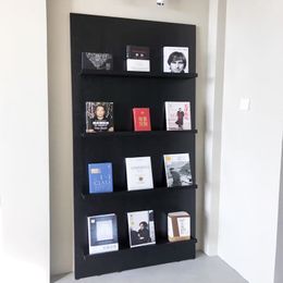 Minimalistisch tijdschrift Rack Studie Simple Wall Bookcase Solid Wood Book en krantenrek vloerplank