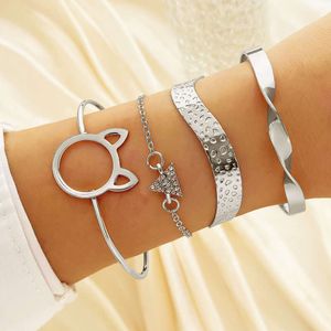 Triangle féminin de style minimaliste incrusté de diamant, bracelet en métal de chat mignon, ensemble de bracelet
