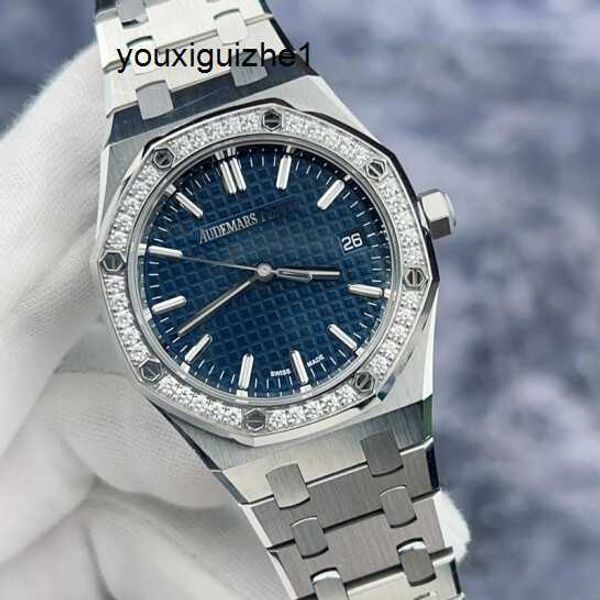 Montre-bracelet tactique minimaliste AP Watch Royal Oak Series 77451ST avec plaque bleue originale sertie de diamants en acier pour femme 50e anniversaire commémorative 34 mm de diamètre 2