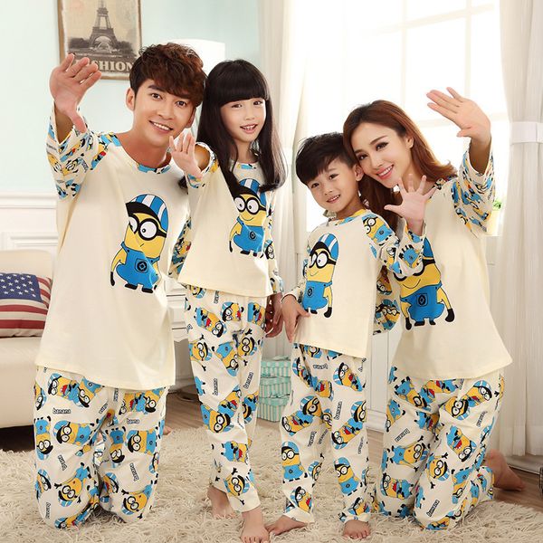 Minions Famille Pyjamas en coton assortis vêtements père mère fille fils maman et moi vêtements couple famille look femme porter ensemble LJ201111