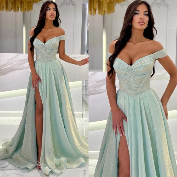 Green Mint A Line Prom Dress Of Boueurs d'épaule Glitter Robes Ruffles Rangs de tapis rouge formels pour femmes