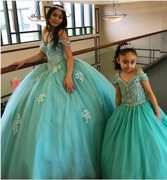 Mint Green Ball Quinceanera Robes 2020 OFF the épaule Applique Applique Perged Custom Made 15 16 Robe de soirée de fête d'anniversaire