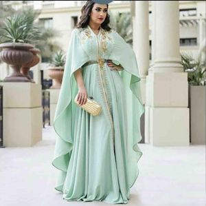 Mintgroene formele avondjurken met lange mouwen Luxe Gouden borduurwerk Detail Kaftan Caftan Arabisch Abaya Gelegenheid Belangskleding