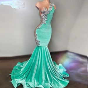 Mint Green Prom -jurken voor vrouwen 2023 Crystal Beading Velvet African Girls Mermaid Party Jurken Robe de Soiree Femme