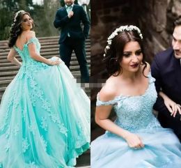 Robes de Quinceanera vert menthe 2022 dentelle appliquée sur l'épaule perlée perles robe de bal sur mesure volants robes tenue de soirée formelle corset dos