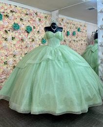 Mintgroen Sparkly Prinses Quinceanera Jurk Off Schouder Ruches Gillter Rok vestidos debutantes 15 anos Corset Lace Up