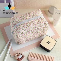 Mirosie Floral Cosmetic Bag Travel Skincare Zipper Pouch Toiletiek Organisator voor schoonheidsmake -uptas Organisator Groothandel