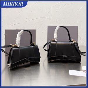 Miroir Luxury Sac 2022 Fashion Handbags Femme sac à main Sac de créateur de sacs blancs noir en cuir noir broderie multicolore d'épaule unique de grande capacité