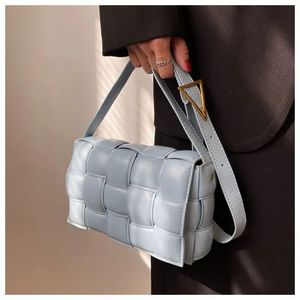 Sac de designer de qualité miroir Sacs à bandoulière Designers Luxurys Sacs à main Sacs en cuir Flap Cross Body Femmes Hommes Noir Blanc Sac Patchwork Deux Couleurs Poitrine DHgate