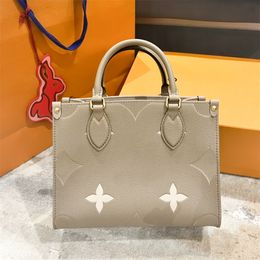 Spiegelkwaliteit Designer tas tote Luxe handtas Onderweg lederen winkeltassen met reliëf voor dames heren clutch crossbody schoudertas kleine weekend moedertassen met handvat aan de bovenkant