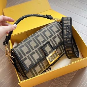 Mirror Quality Luxury's reliëf Baguette onderarm TOTE TOEDE Designers schoudertas vrouwen klassieke klep handtas envelop koppelingszak man lederen portemonnees crossbody tassen