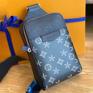 spiegelkwaliteit M30741 kleine designer messenger tassen vrouwen buiten slingbag luxurys handtassen kruis bodys tas heren echt lederen koele zwarte bloem koppeling draagtas