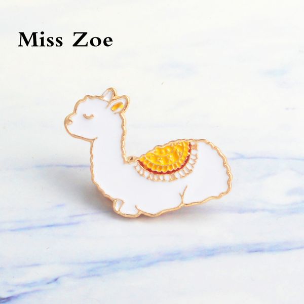 Miss Zoe Baby Lama emaille pins Leuke dier badge broches Gift Cartoon pictogrammen jasje dress Knop Pin Gift voor meisje kinderen dochter