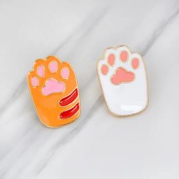 Emaille pin Leuke Cartoon Oranje witte Kat Kitten Poot Broche Pins DIY Badge Gift Sieraden voor vrouwen meisje kinderen