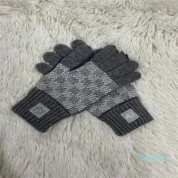 Mitaines 2023 Automne Gants de couleur unie Designers européens américains pour hommes femmes écran tactile gant hiver mode smartphone mobile