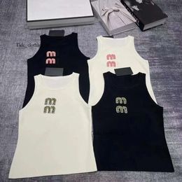 MIU Alta calidad Moda de lujo Diseñador de ropa para mujer Mujeres Sey Sexy Halter Party Top Toqule Top Spring Summer Backless T Shirt 783