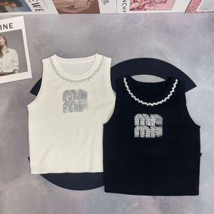 Miu Vest Designer Luxe Originele Kwaliteit Damestanktop Camis Vroege lente Nieuwe pasvorm Hangende riem Letter Kraal Gebreide tanktop Mouwloze top