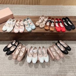 Luxe Bow soie bout rond femmes ballet chaussures plates sangle bateau chaussures de créateur bas Mary Jane confortable rétro bande élastique noir et blanc rose gris rouge marron 35-41