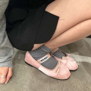 Miui 2023 zapatos para principios de primavera nuevos Mary Jane Home zapatos de Ballet rosas de seda zapatos planos franceses con lazo para mujer