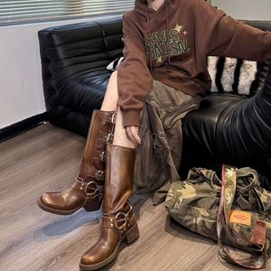 Miui y Genuine Cool Home shoe Botas de cuero con tacón grueso y tacón alto, botas de motociclista con manga de cabeza cuadrada, botas vaqueras occidentales marrones para mujer LVQB