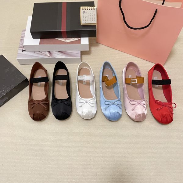 Miui Ballerinas 2023 Satin Ballet Flats Designer Femmes Chaussures Silk Silky Bow Elastic Swetle Slip on Loafer Lady Flat Dance Shoe Girl Holiday Stretch Mary Ja