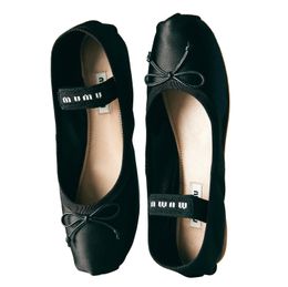 Miui Bow Silk Yoga Ballet Flat For Woman Men Casual schoenontwerper Outdoor Tazz Sandaal Loafer Leer Sexy Dress Shoe Fashion Dance Walk Trainer schoenen